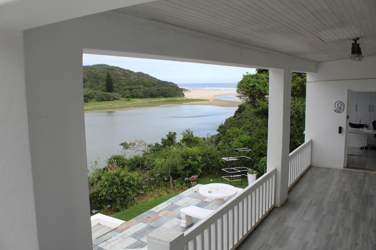 Blue'S Guest House - East London Bonza Bay Exterior photo