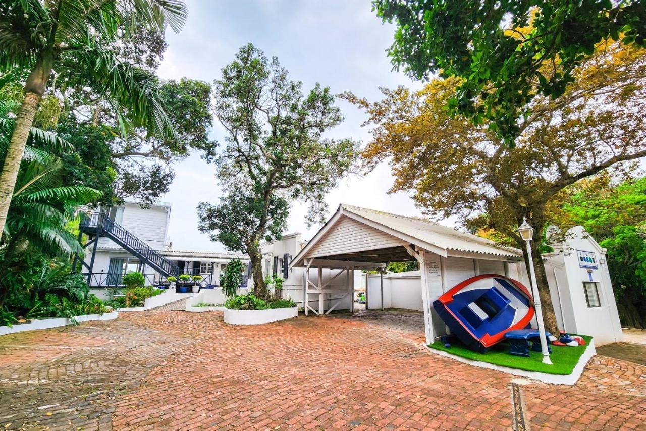 Blue'S Guest House - East London Bonza Bay Exterior photo