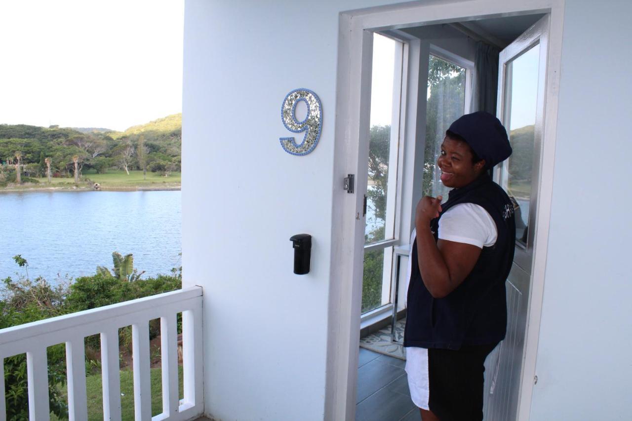 Blue'S Guest House - East London Bonza Bay Exterior photo
